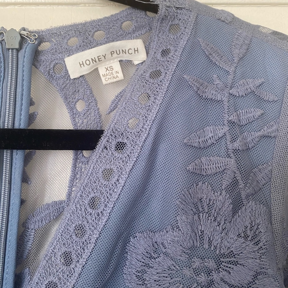 HONEY PUNCH lace powder blue romper. Sz XS